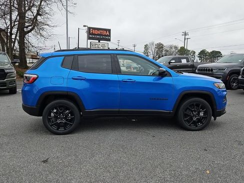 New 2026 Jeep Compass Latitude image 10