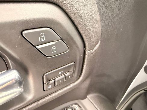 Used 2020 GMC Sierra 1500 SLT image 22