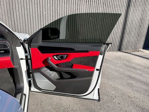 Used 2021 Lamborghini Urus AWD/4WD image 26