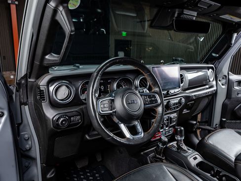 Used 2021 Jeep Wrangler Unlimited Rubicon w/ Trailer Tow Package image 16