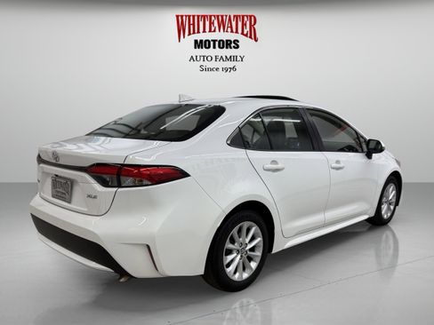 Used 2022 Toyota Corolla XLE FWD image 4