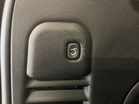 Used 2021 Jeep Grand Cherokee Limited image 38