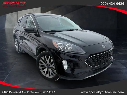 Used 2021 Ford Escape Titanium image 2