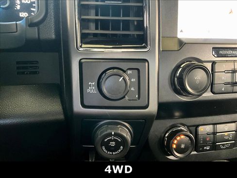Used 2019 Ford F150 XLT w/ Equipment Group 302A Luxury AWD/4WD image 15
