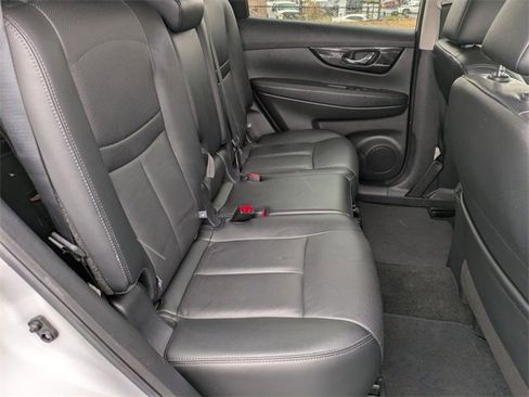 Used 2019 Nissan Rogue SL image 36