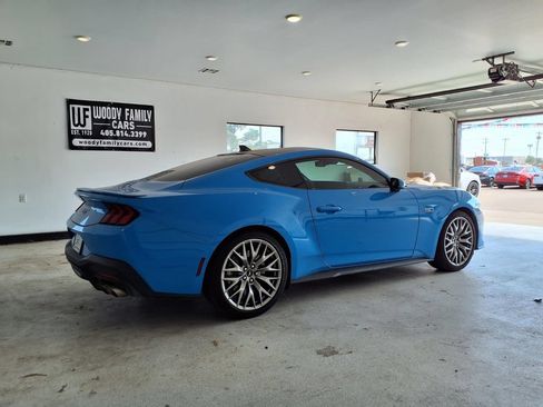 Used 2025 Ford Mustang GT Premium RWD image 3