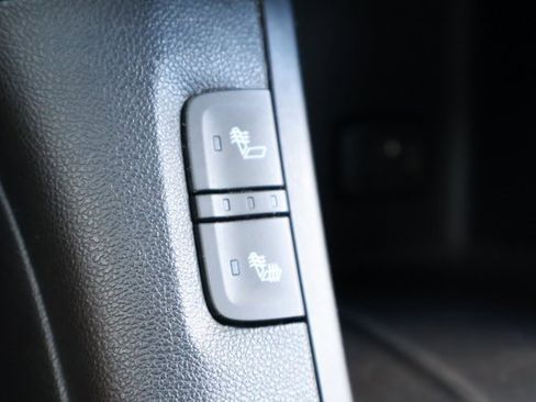 Used 2019 GMC Acadia SLT image 28