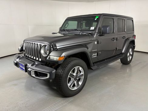 Used 2020 Jeep Wrangler Unlimited Sahara AWD/4WD image 4