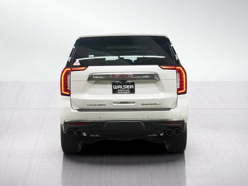 Used 2021 GMC Yukon Denali w/ Denali Premium Package AWD/4WD image 4