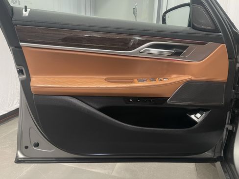 Certified 2022 BMW 750i xDrive 750i xDrive w/ Luxury Rear Seating Package image 12