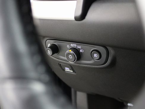 Used 2022 GMC Terrain SLT image 35