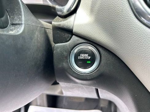 Used 2023 Chevrolet Equinox LS w/ LS Convenience Package FWD image 19