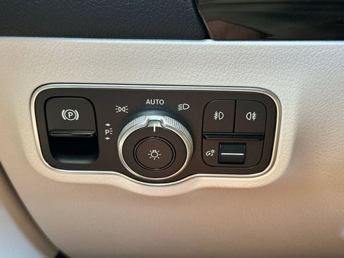 Certified 2025 Mercedes-Benz GLA 250 image 30