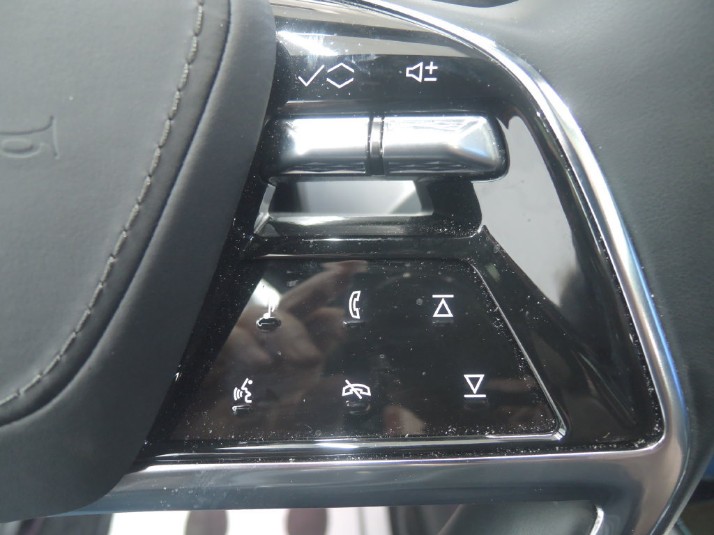 Used 2026 Cadillac Vistiq Platinum AWD/4WD image 18