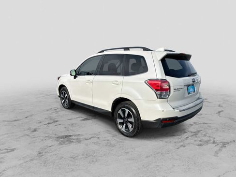 Used 2017 Subaru Forester 2.5i Limited image 6