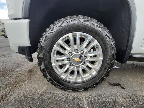 Used 2022 Chevrolet Silverado 2500 High Country w/ Z71 Off-Road Package image 33