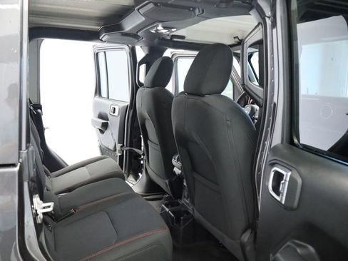 Used 2023 Jeep Gladiator Rubicon w/ Cold Weather Group AWD/4WD image 24