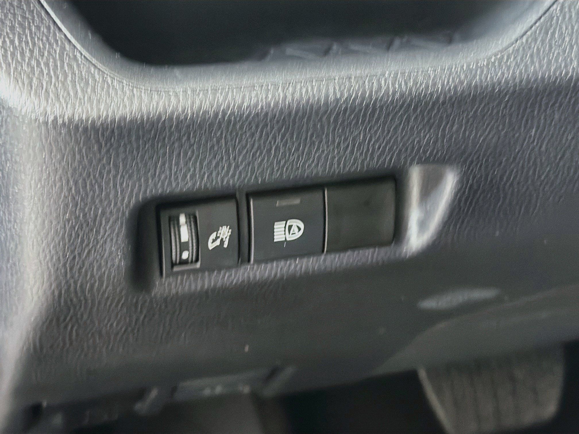 Used 2025 Toyota RAV4 LE FWD image 17