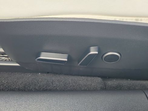 Used 2023 Tesla Model 3 Standard Range RWD image 17