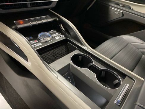 New 2025 Lincoln Nautilus Reserve image 24