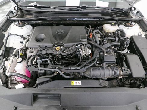 Used 2025 Toyota Camry SE FWD image 14
