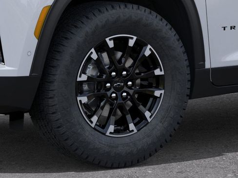 New 2026 Chevrolet Traverse Z71 w/ Enhanced Driving Package AWD/4WD image 9