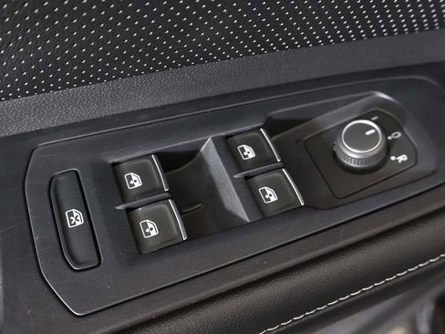 Used 2024 Volkswagen Atlas SE image 39