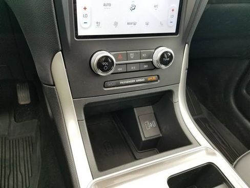 Certified 2024 Ford Edge SEL w/ Convenience Package image 21