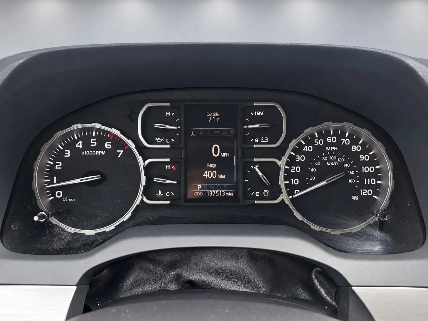 Used 2018 Toyota Tundra Platinum AWD/4WD image 16