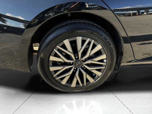 Used 2025 Nissan Altima 2.5 SV FWD image 59