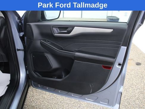 Used 2022 Ford Escape SE w/ SE Sport Appearance Package AWD/4WD image 22
