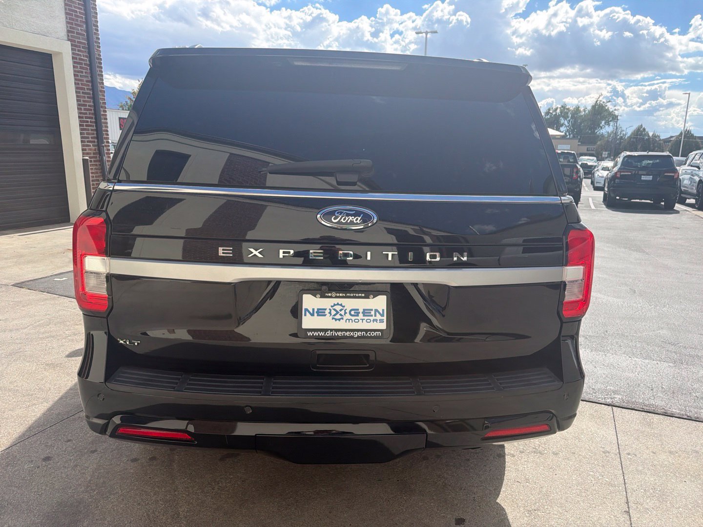 Used 2022 Ford Expedition XLT AWD/4WD image 18