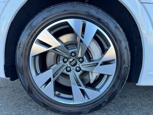 Used 2021 Audi e-tron Premium Plus w/ Premium Plus Package image 22