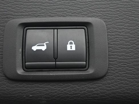 Used 2023 Mitsubishi Outlander SE AWD/4WD image 16
