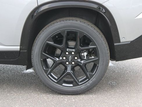 New 2026 Chevrolet Traverse RS w/ LPO, Floor Liner Package FWD image 18