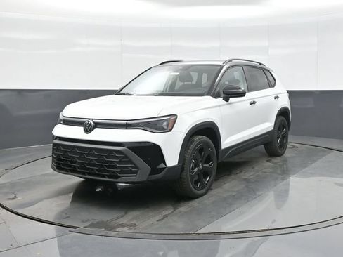 New 2026 Volkswagen Taos SE AWD/4WD image 3