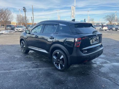 Used 2025 Nissan Kicks SR image 11