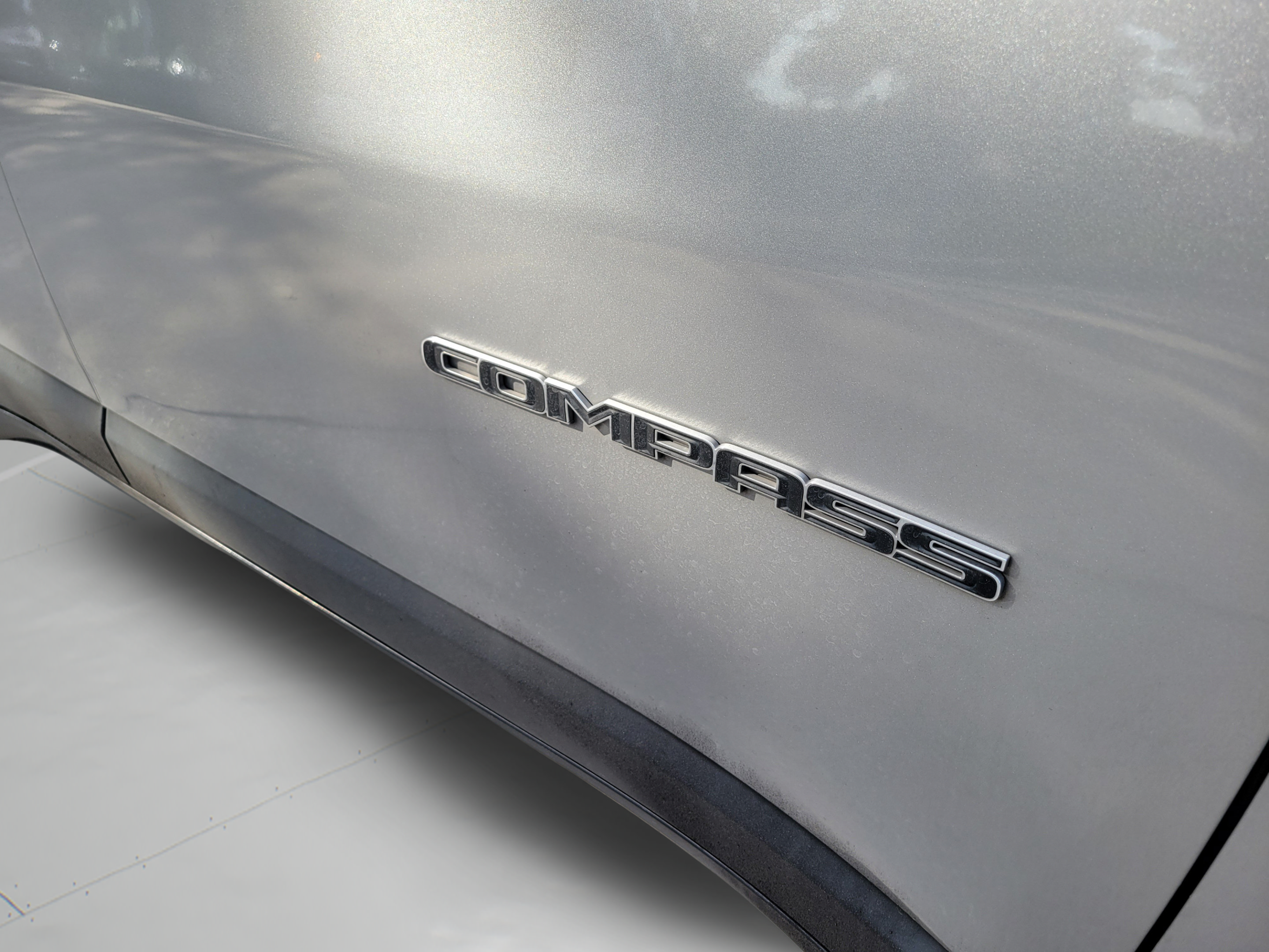 Used 2019 Jeep Compass Latitude FWD image 6