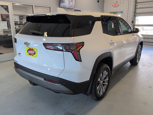 New 2026 Chevrolet Equinox LT w/ LPO, Floor Liner Package FWD image 5