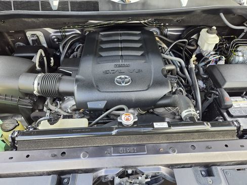 Used 2018 Toyota Tundra SR5 w/ SR5 Upgrade Package RWD image 29