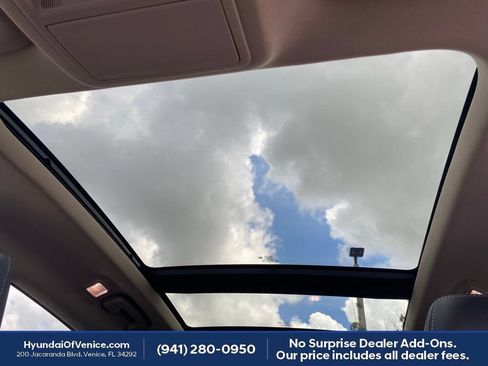 Used 2020 Ford Escape Titanium w/ Titanium Premium Package 2.0 AWD/4WD image 5