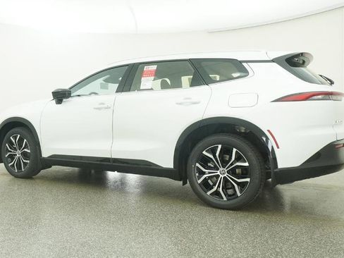 New 2026 Toyota Crown Signia XLE image 18