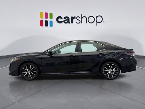 Used 2023 Toyota Camry SE image 2