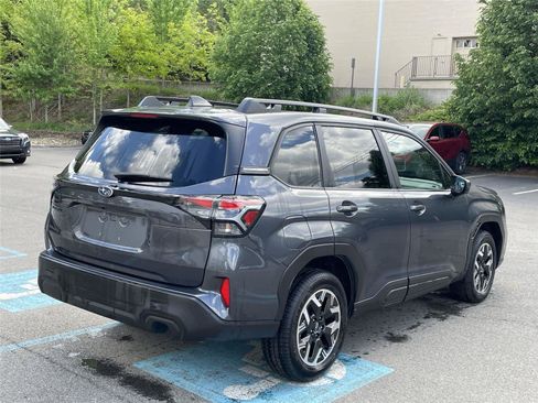 Certified 2025 Subaru Forester Premium AWD/4WD image 5