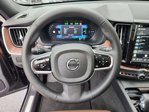 Certified 2025 Volvo XC60 T8 Plus w/ Climate Package AWD/4WD image 19