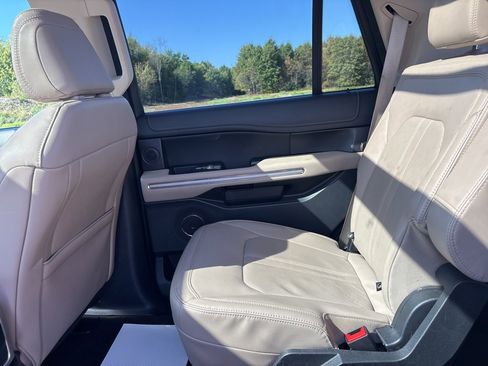 Used 2022 Ford Expedition Limited image 54