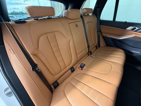 Used 2022 BMW X5 xDrive40i w/ M Sport Package AWD/4WD image 34