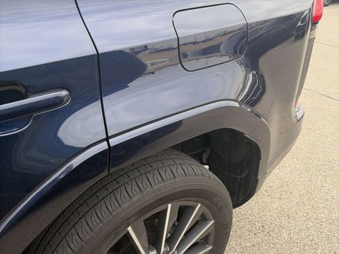 Used 2024 Lexus GX 550 w/ Accessory Package (2T) image 11