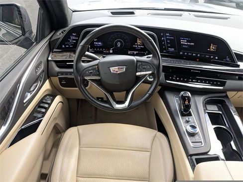 Used 2021 Cadillac Escalade ESV Premium Luxury image 17
