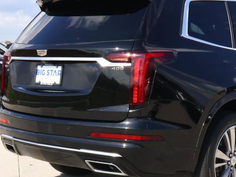 Used 2023 Cadillac XT6 Premium Luxury image 11